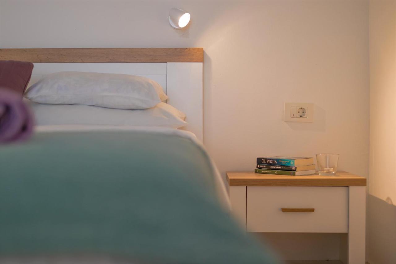 Apartmani Melita Malinska Eksteriør bilde